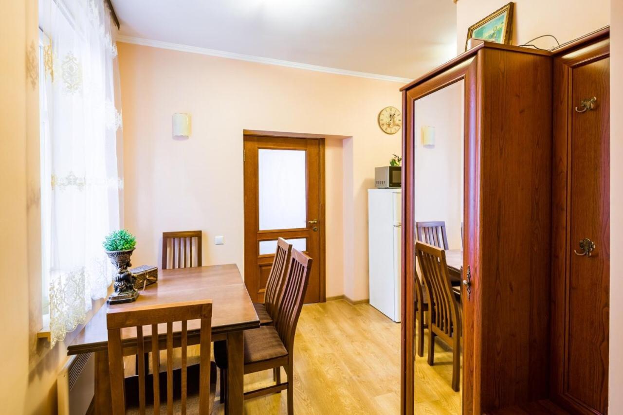 Apartment Romari лесі українки *