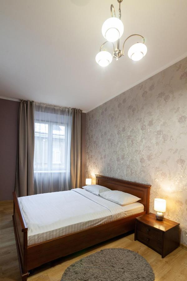 Apartment Romari лесі українки *