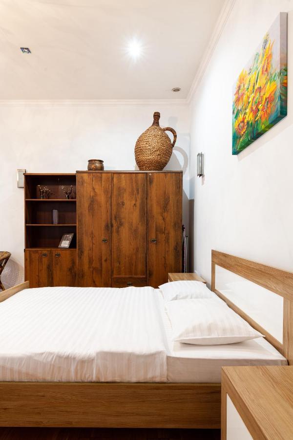 Romari лесі українки Apartment Lviv