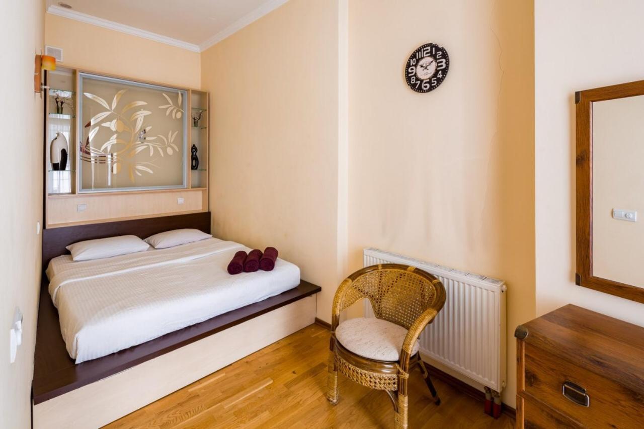 Apartment Romari лесі українки *